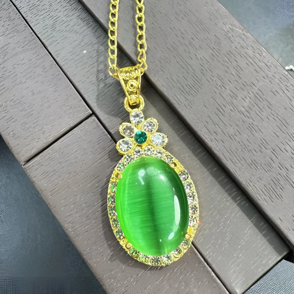 高定— 碧绿色猫眼色吊坠（定制版B-02）