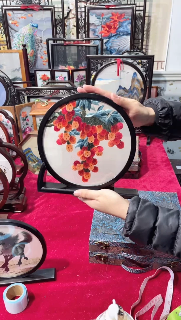 织绣精品苏绣手工刺绣，成品摆件42