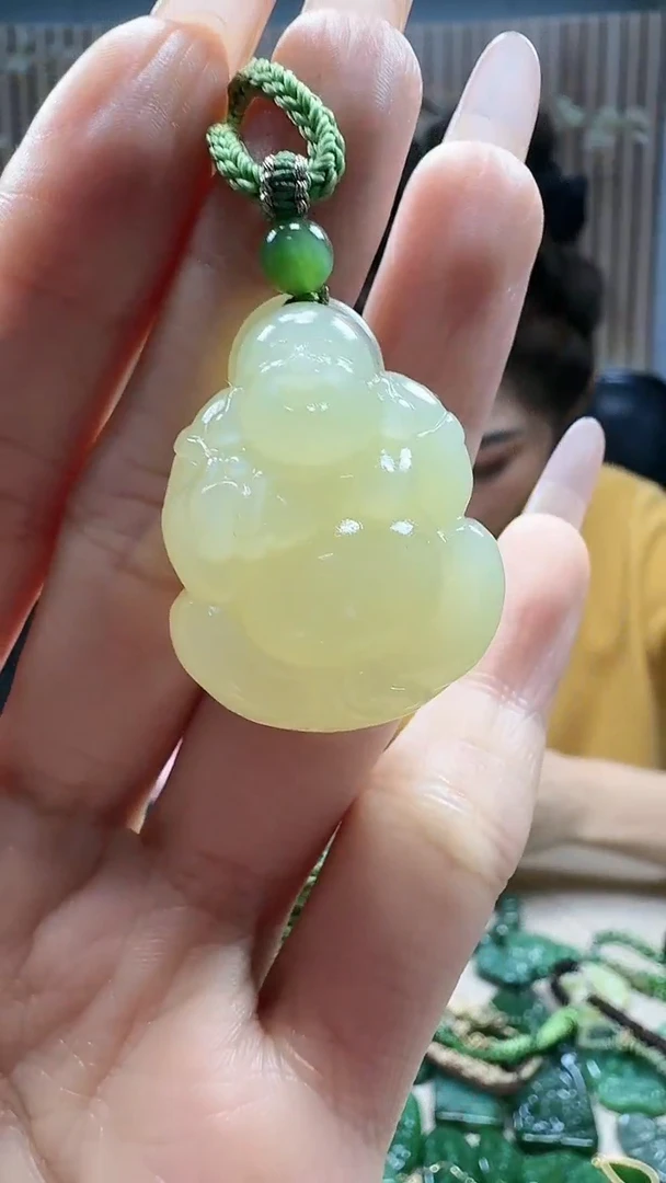 未镶嵌和田玉挂件1