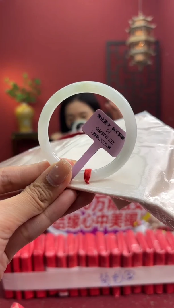 未镶嵌手镯（圆镯）翡翠翡翠手镯9