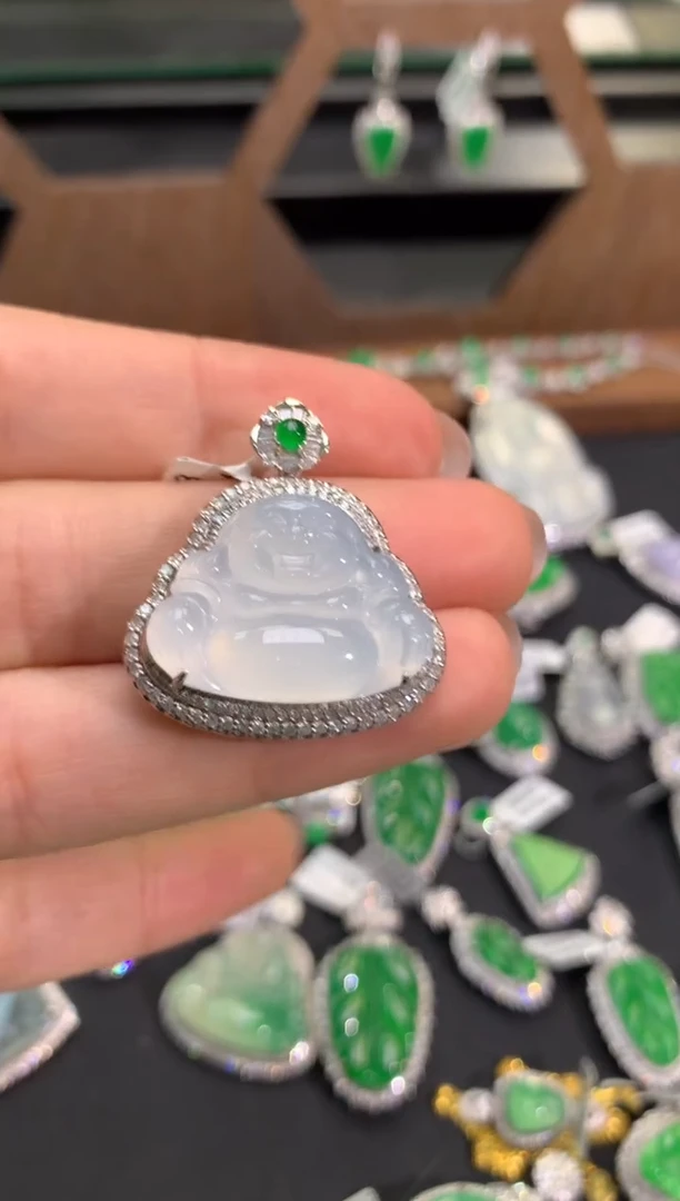 【闪购商品】翡翠吊坠(不含链)18K金镶嵌吊坠