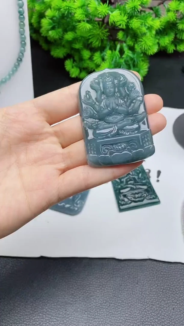 颈饰未镶嵌翡翠