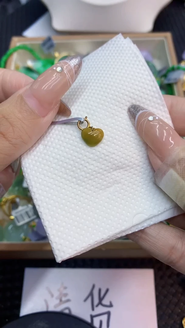 颈饰未镶嵌翡翠1