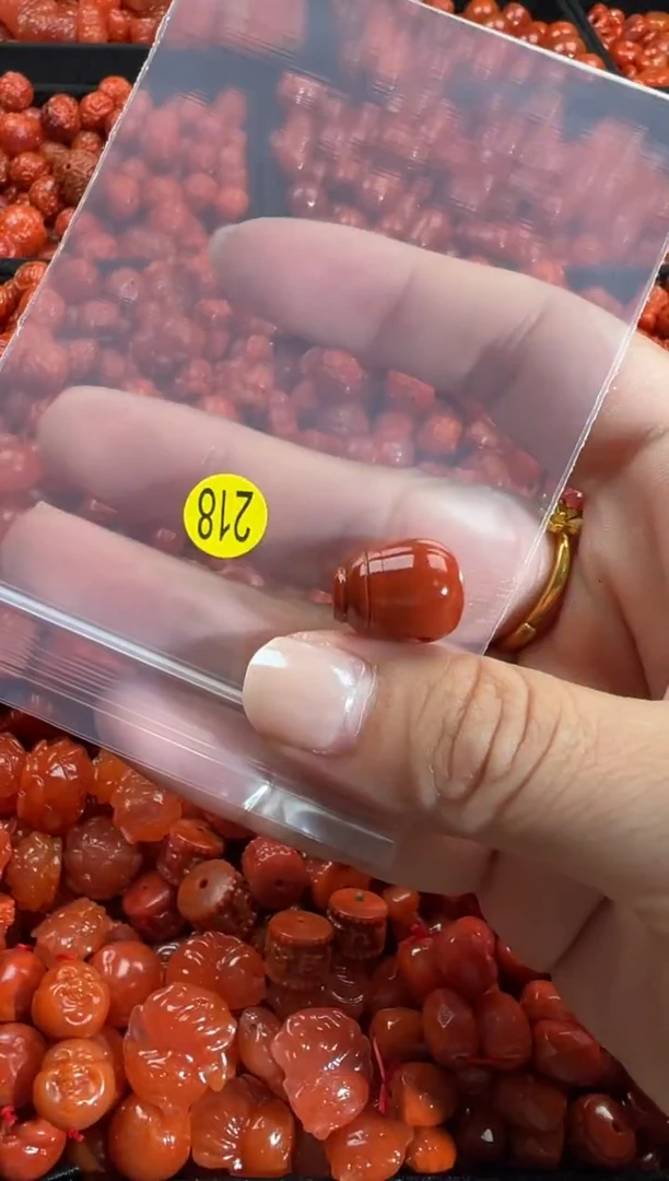 颈饰未镶嵌南红玛瑙1