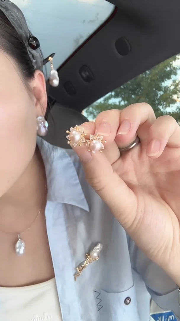 银S925镶嵌耳饰淡水珍珠小桃花耳钉