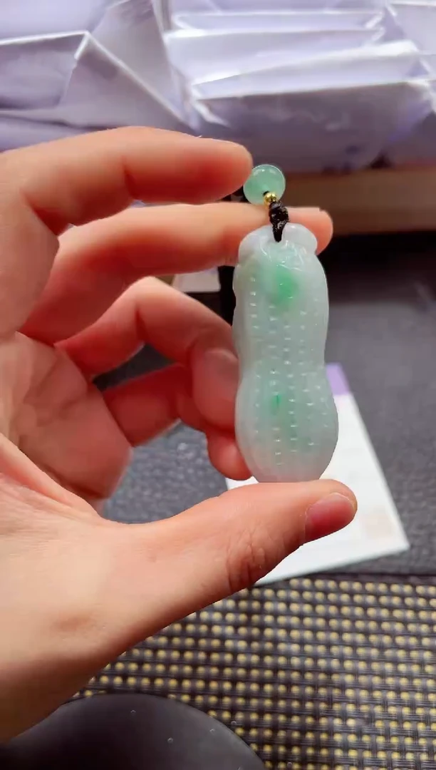 颈饰未镶嵌翡翠 000111