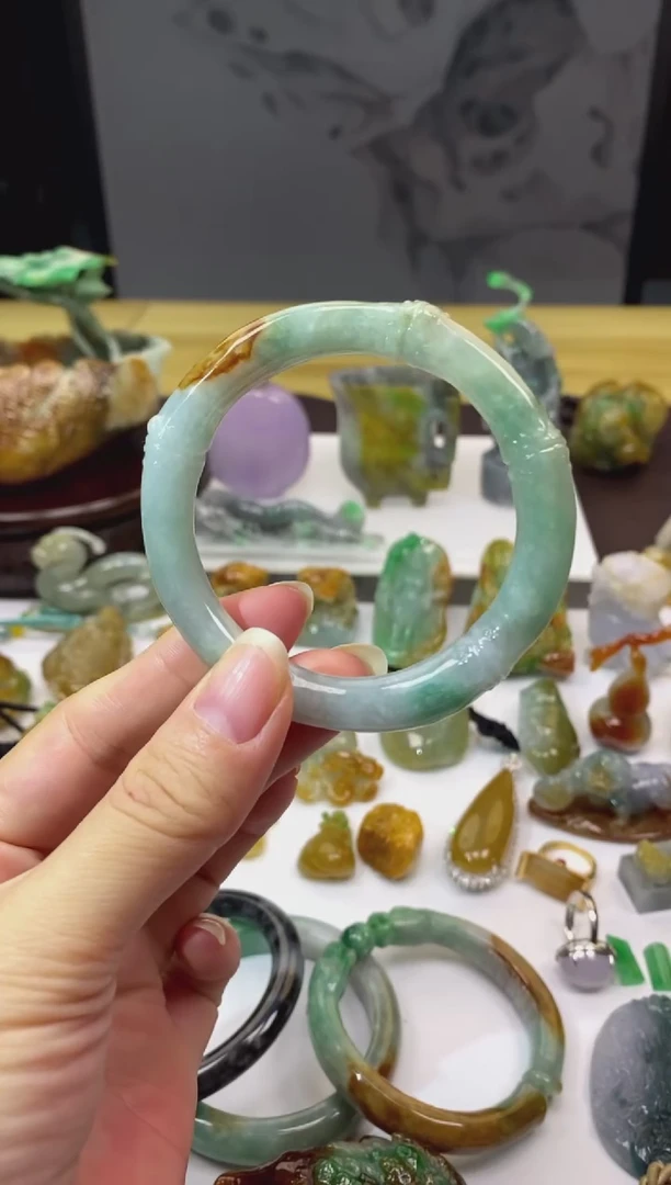 翡翠手镯未镶嵌翡翠竹节手镯