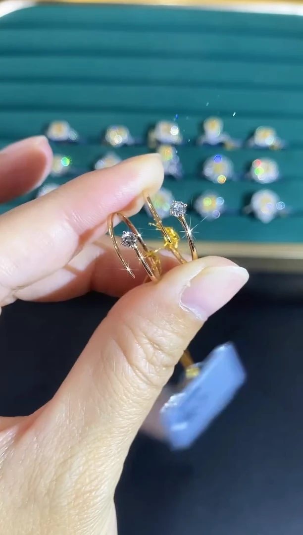 18K金镶嵌戒指钻石戒指多样性发一