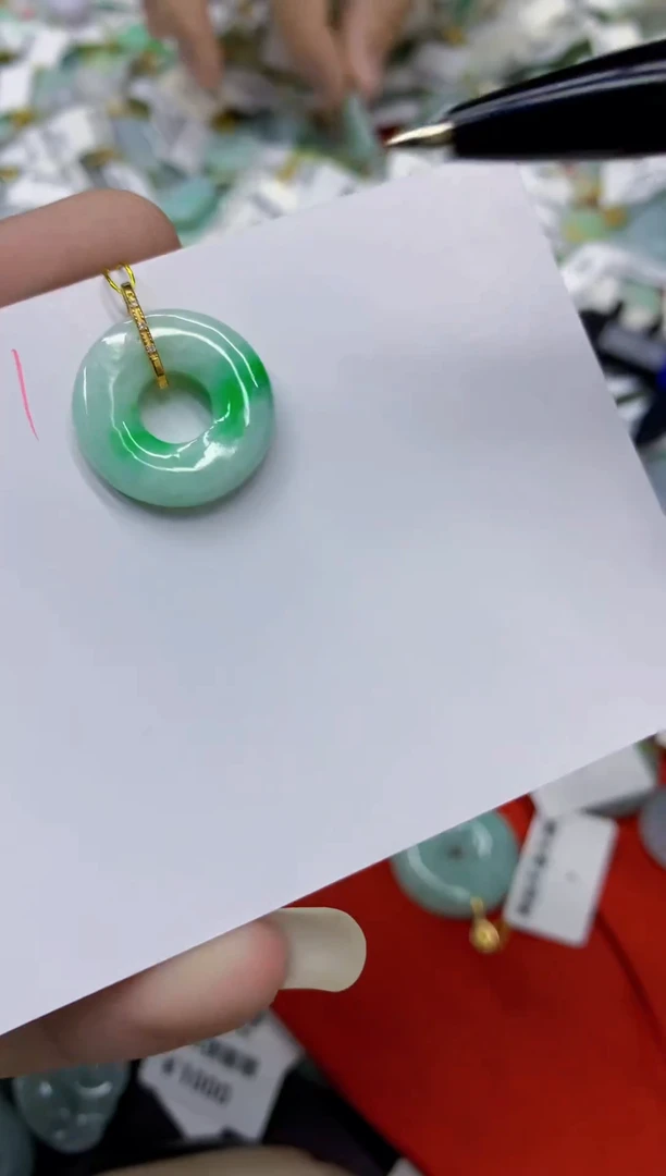 颈饰18K金镶嵌翡翠翡翠