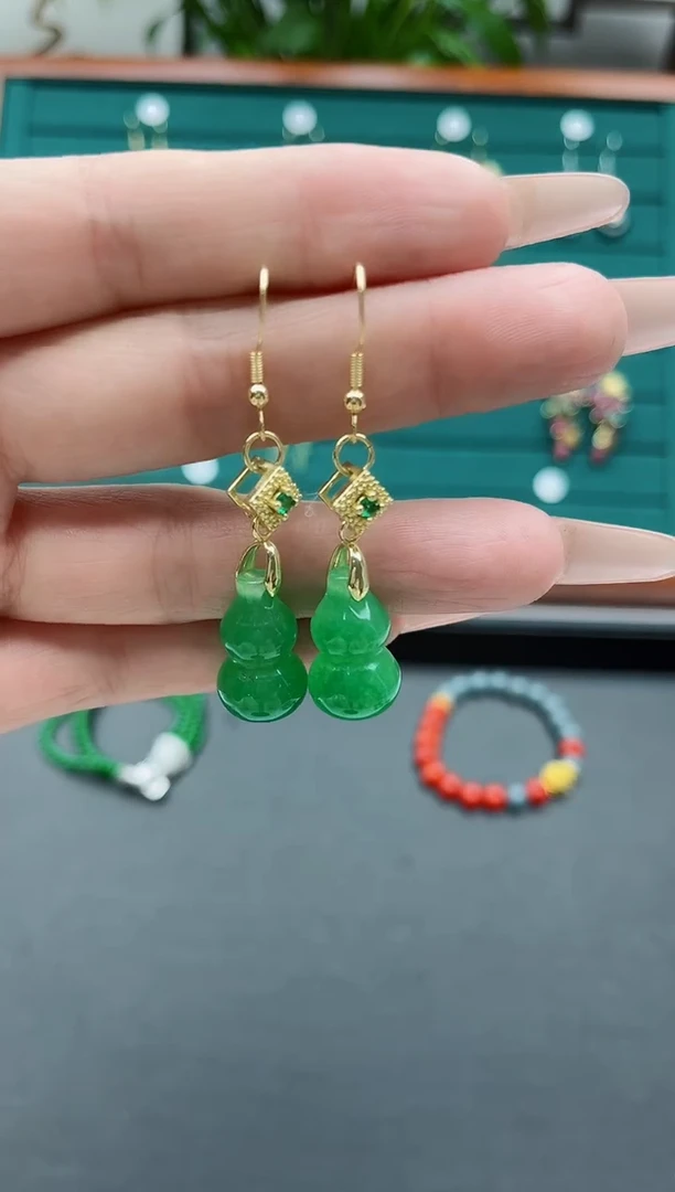 【闪购商品】玛瑙/玉髓耳饰银S925镀金镶嵌10绿葫芦