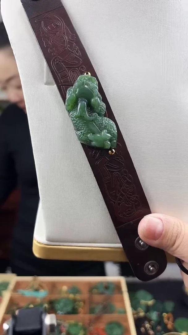 颈饰未镶嵌和田玉手牌