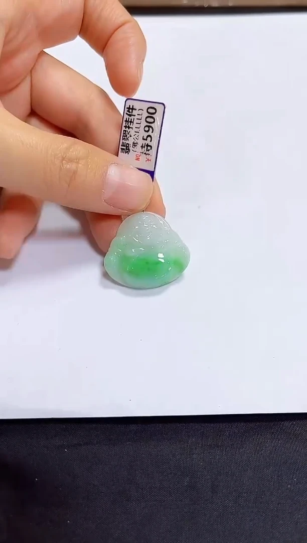 颈饰未镶嵌翡翠佛公