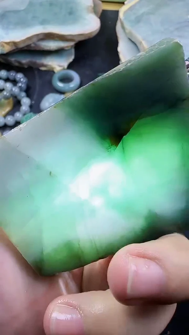 翡翠挂件未镶嵌036