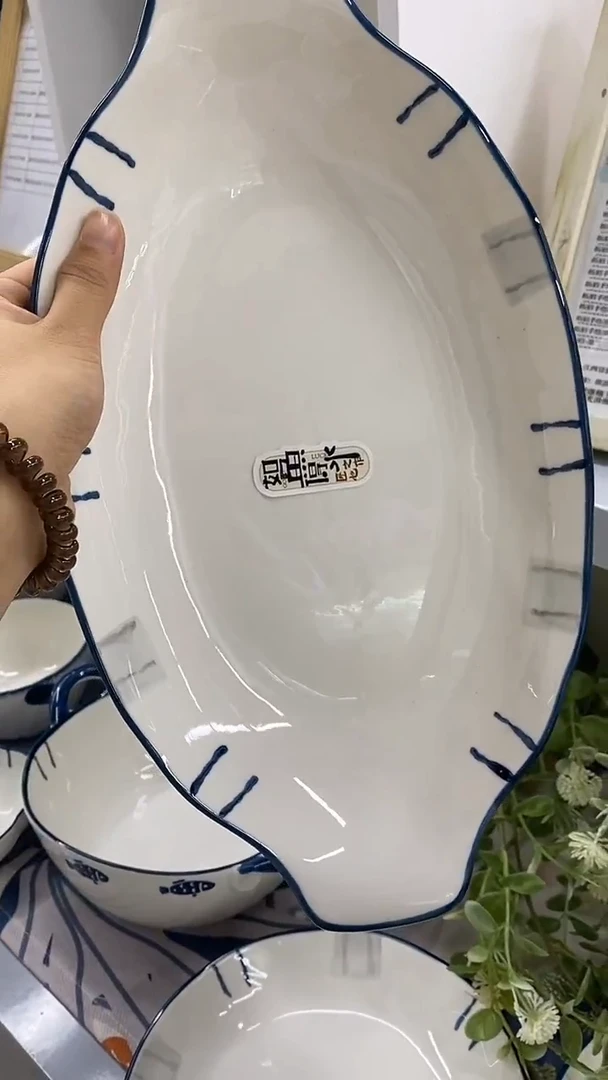 陶如鱼得水鱼盘高温釉下彩