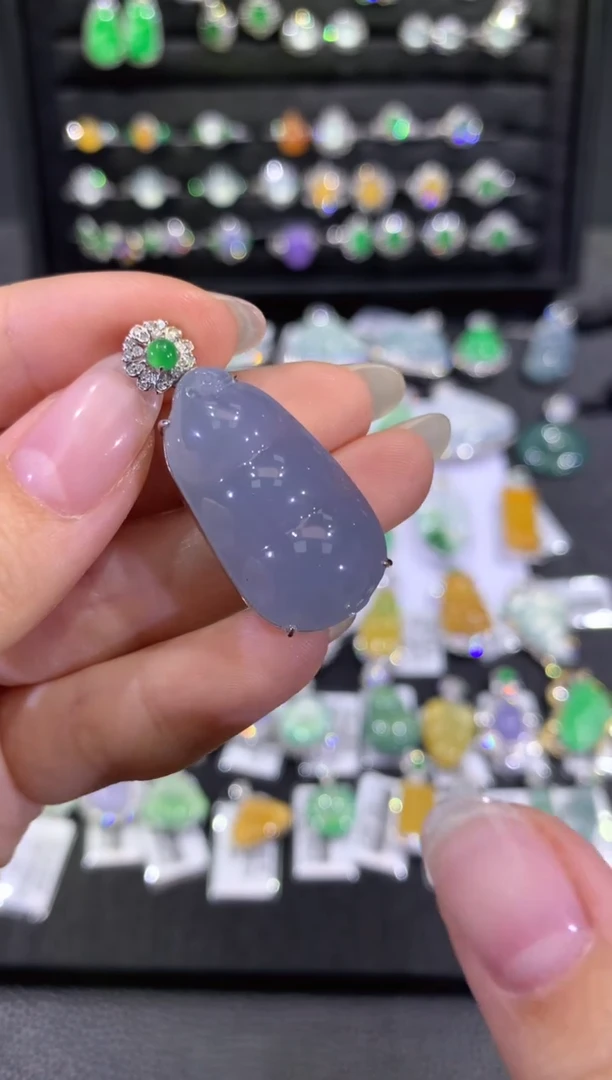 吊坠(不含链)18K金镶嵌翡翠30-豆子