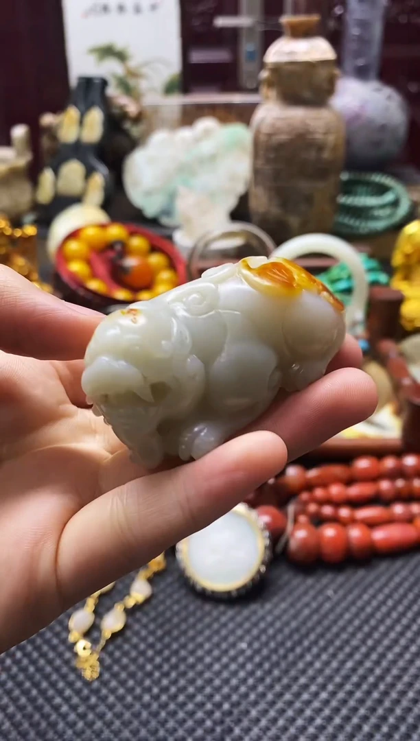 未镶嵌和田玉挂件貔貅