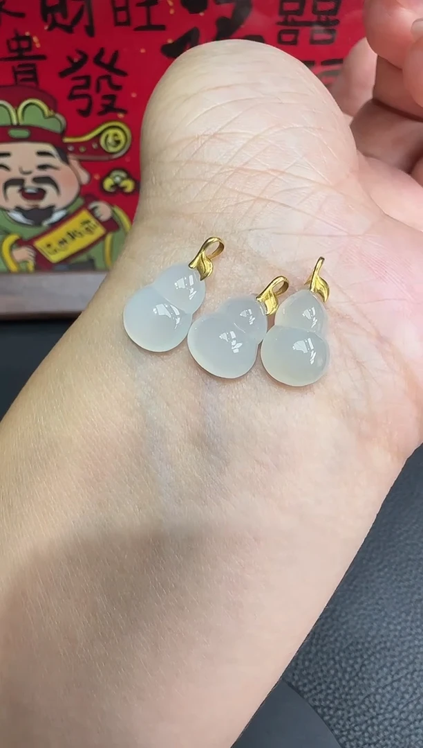 吊坠(不含链)18K金镶嵌翡翠葫芦多样性发货其一123