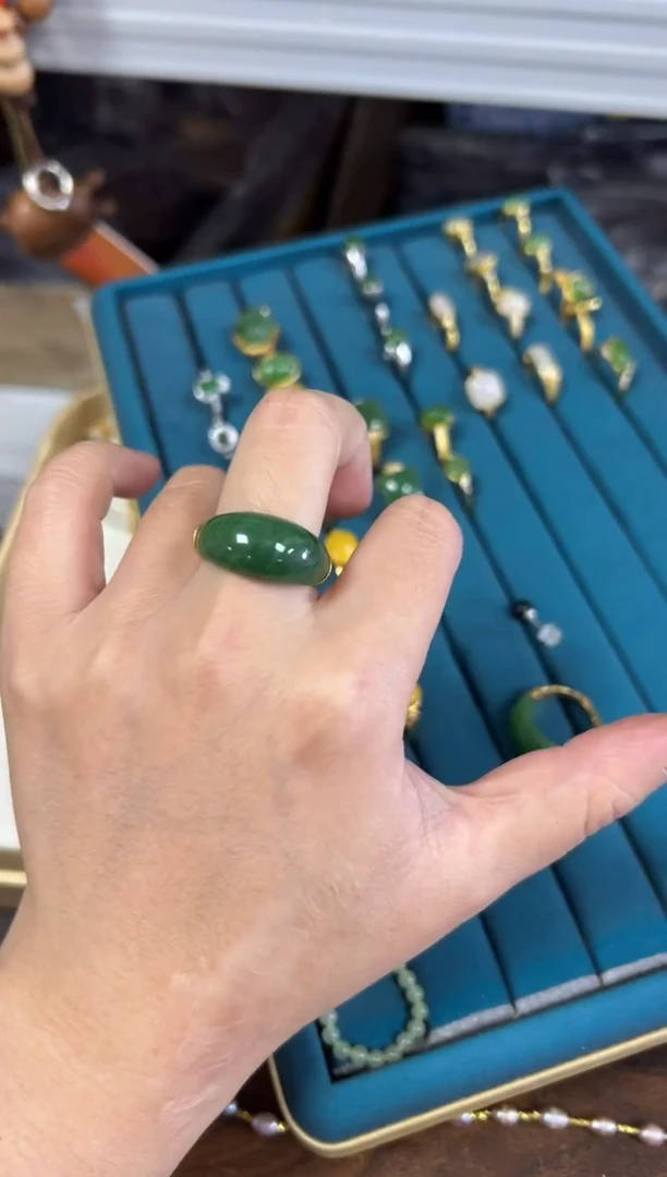 银S925镶嵌戒指和田玉和田玉碧玉月牙银镶嵌戒指[0337]