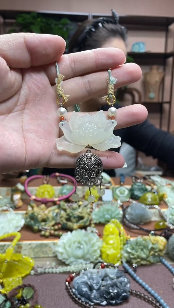 未镶嵌岫玉吊坠·