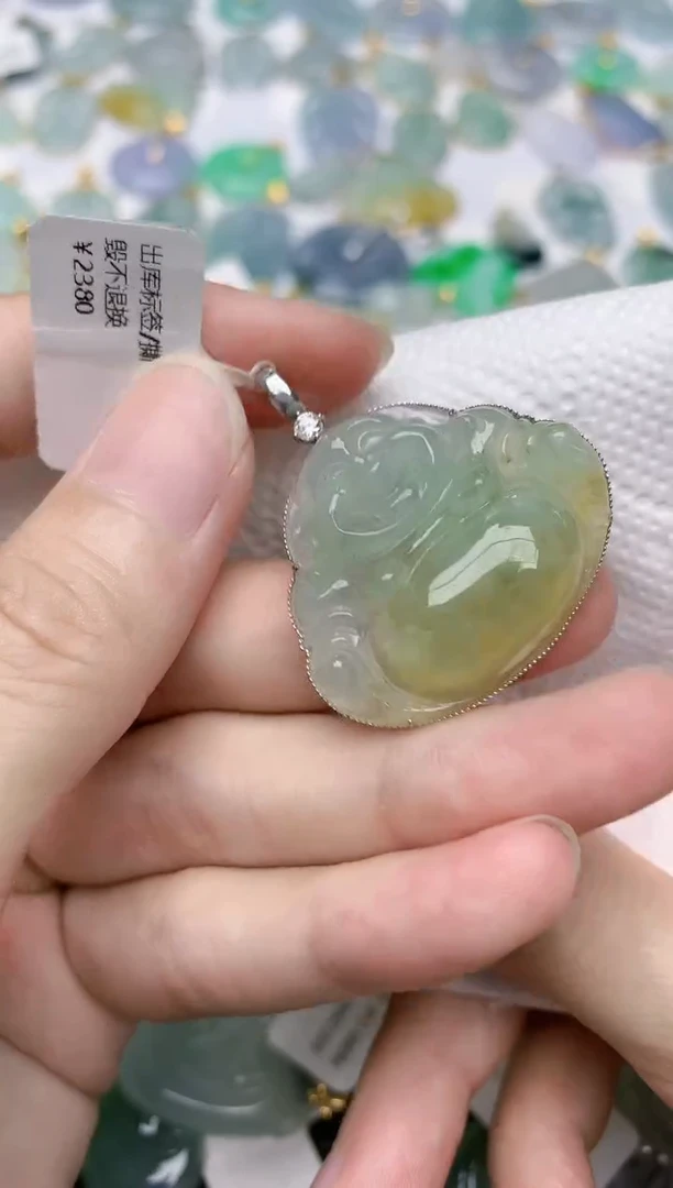 翡翠18K金镶嵌颈饰天然A货翡翠