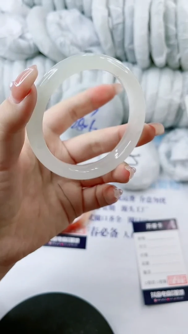 【闪购商品】石英质玉手镯未镶嵌0028371910-多样性发货