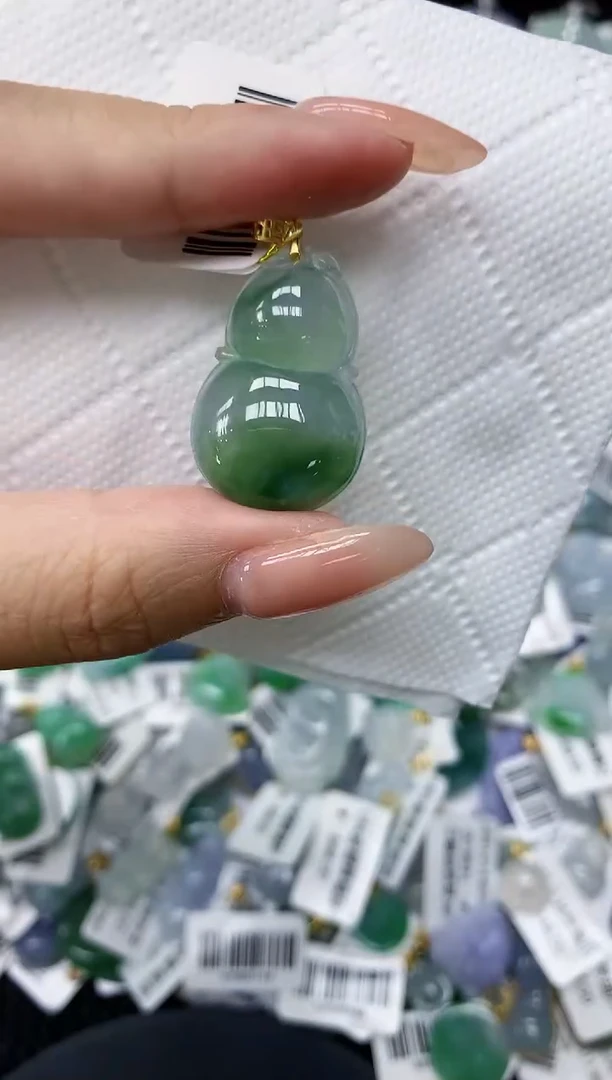 颈饰18K金镶嵌翡翠 11111111111