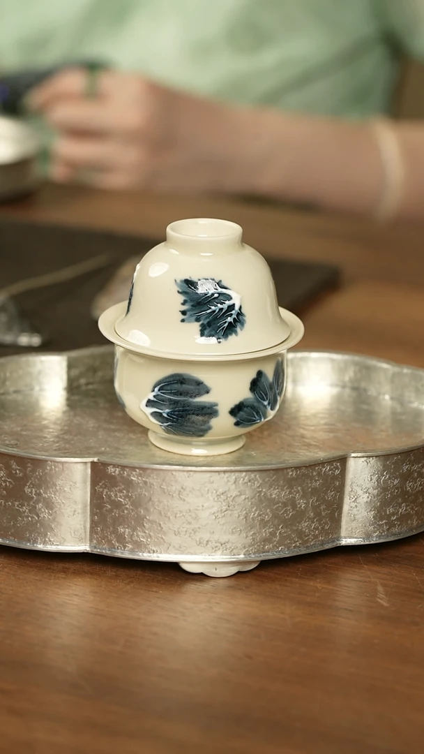 白菜盖碗加单杯.