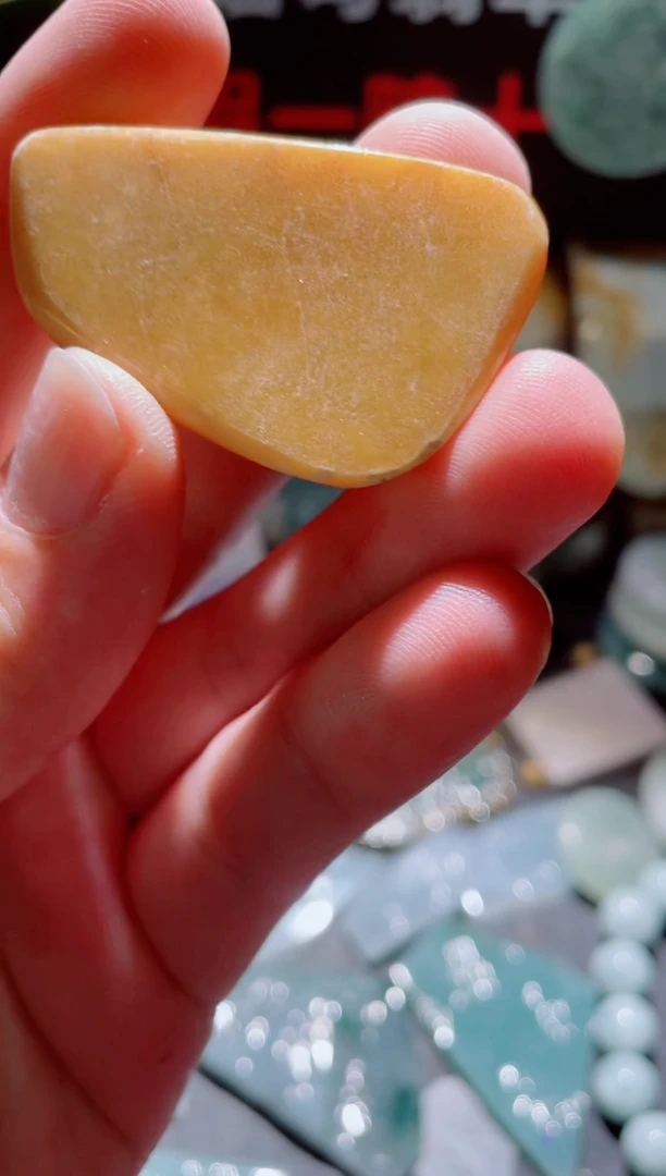 翡翠未镶嵌颈饰3379....