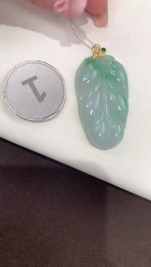 颈饰18K金镶嵌翡翠天然缅甸a货翡翠