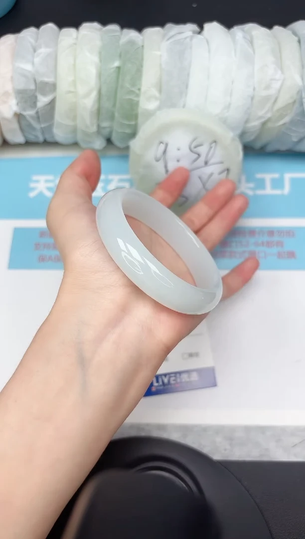 未镶嵌手镯石英质玉73/5556