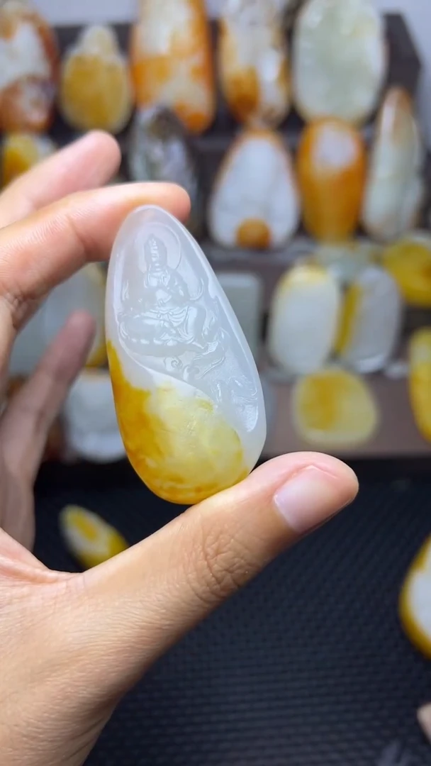 和田玉未镶嵌颈饰1