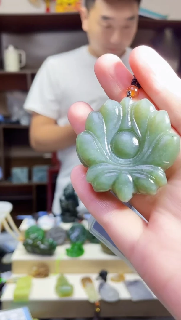 和田玉未镶嵌颈饰1