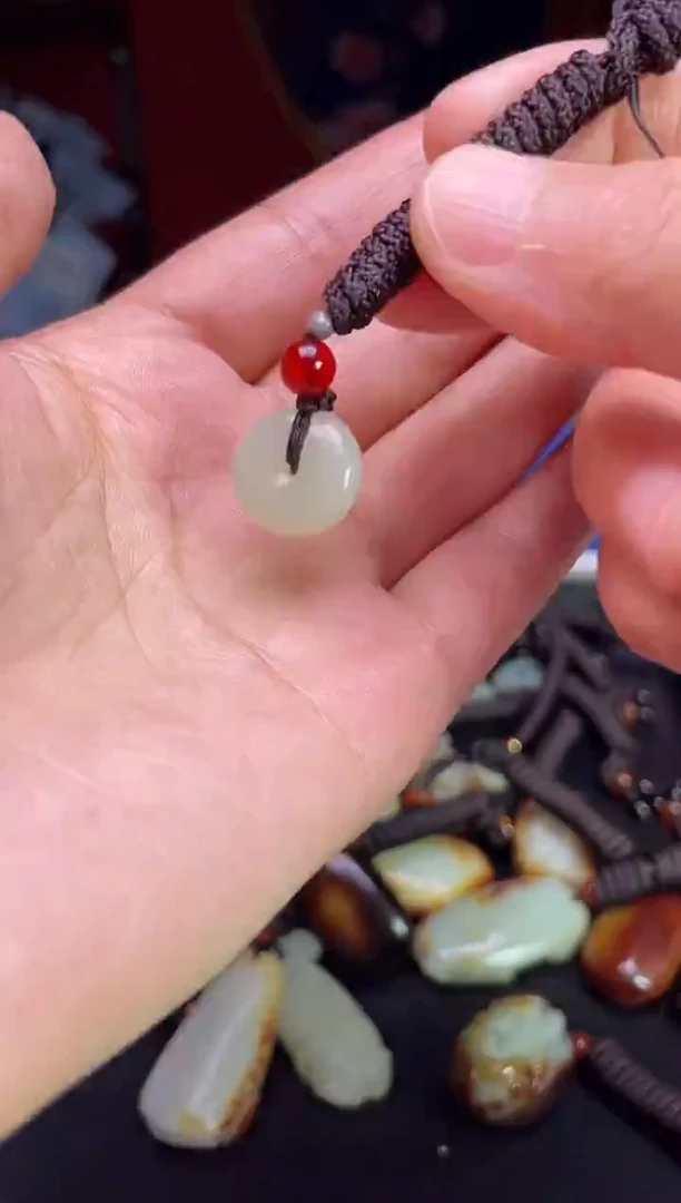 颈饰未镶嵌和田玉1