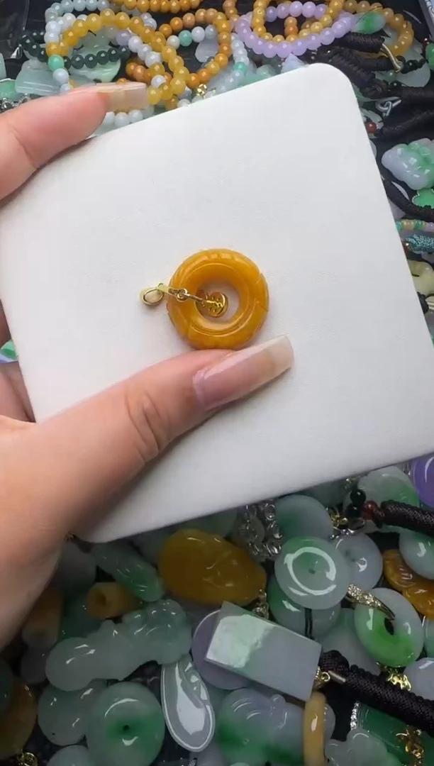 翡翠未镶嵌颈饰天然缅甸翡翠吊坠