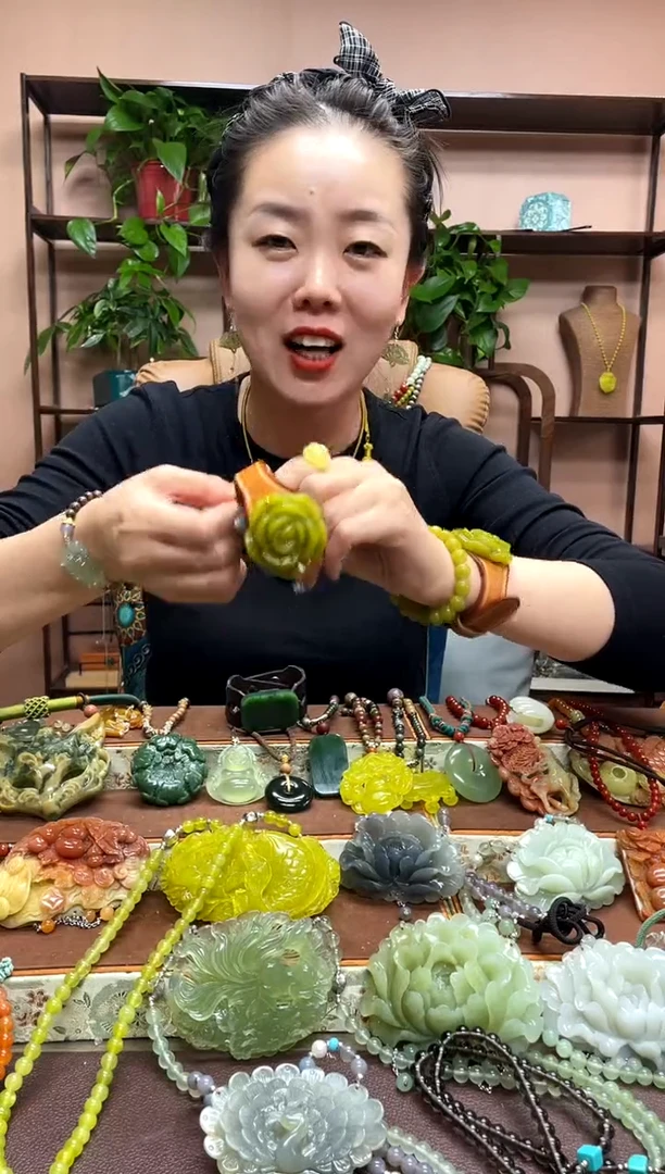 未镶嵌岫玉吊坠多样性发货发其中之一