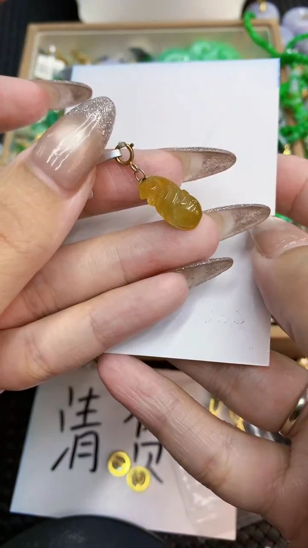 颈饰未镶嵌翡翠1
