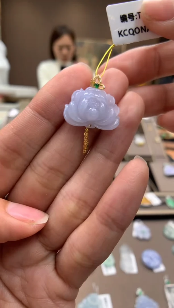 【闪购商品】翡翠颈饰18K金镶嵌莲花