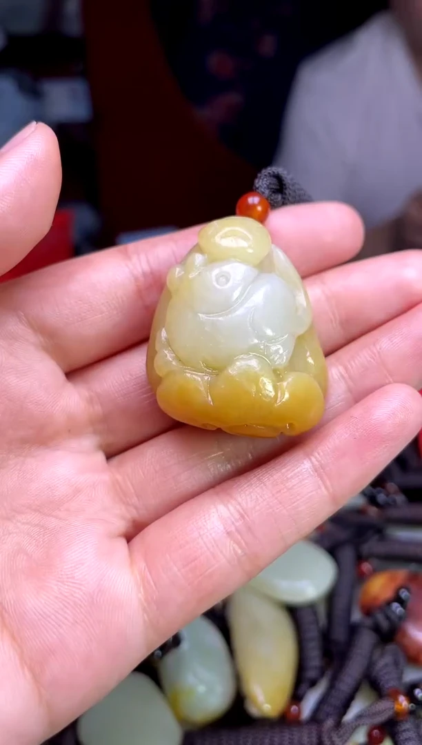 和田玉未镶嵌颈饰1