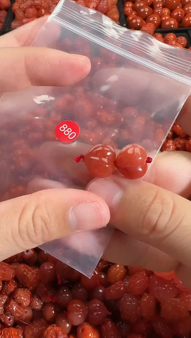 颈饰未镶嵌南红玛瑙1