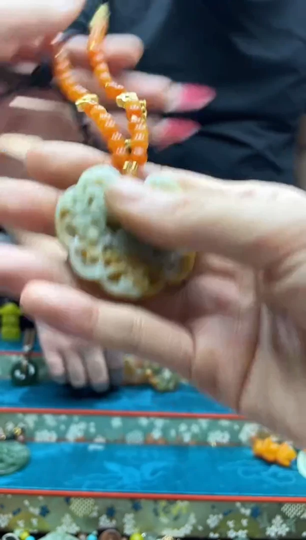 未镶嵌岫玉吊坠·