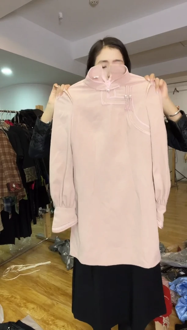 裙子  无腰带 S码         95斤