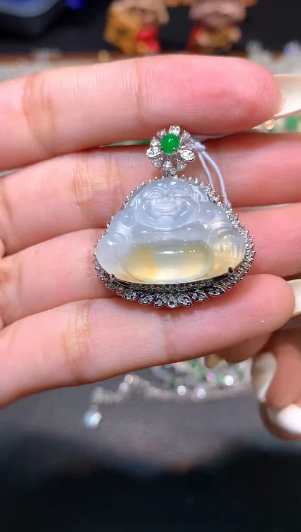 颈饰18K金镶嵌翡翠1