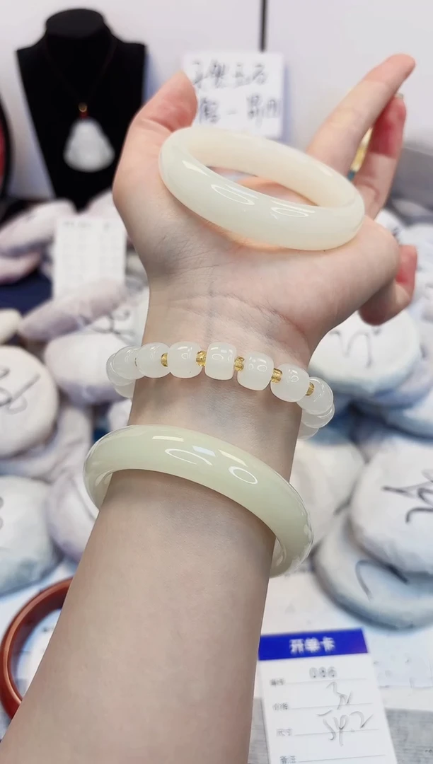 【闪购商品】石英质玉手镯未镶嵌86-玉兰白53圈口