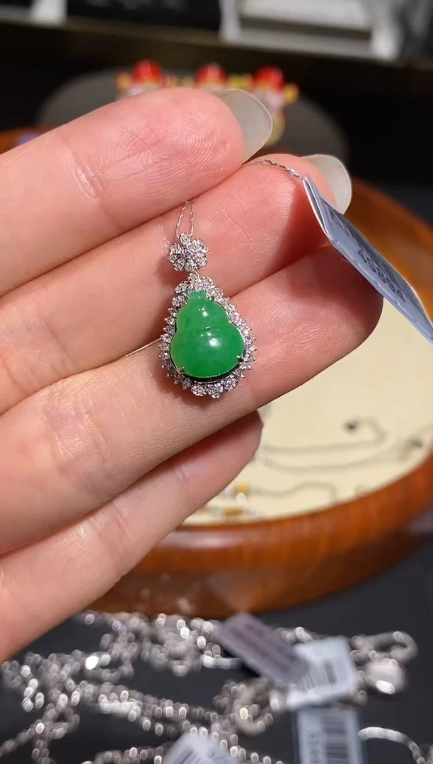 【闪购商品】翡翠吊坠(不含链)18K金镶嵌吊坠