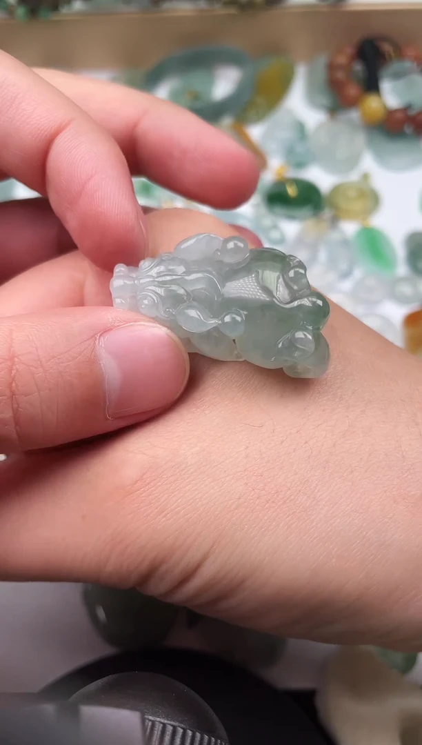 颈饰未镶嵌翡翠天然翡翠A货
