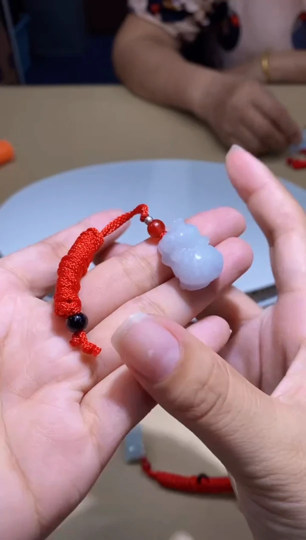 颈饰未镶嵌翡翠挂件