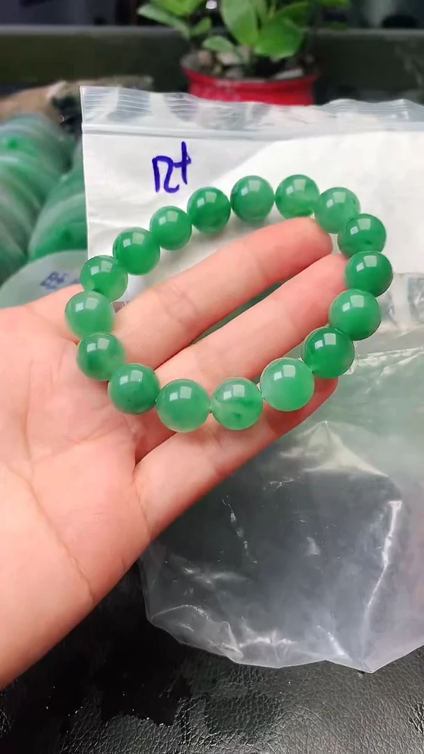 定制石英质玉（非洲翠）珠子