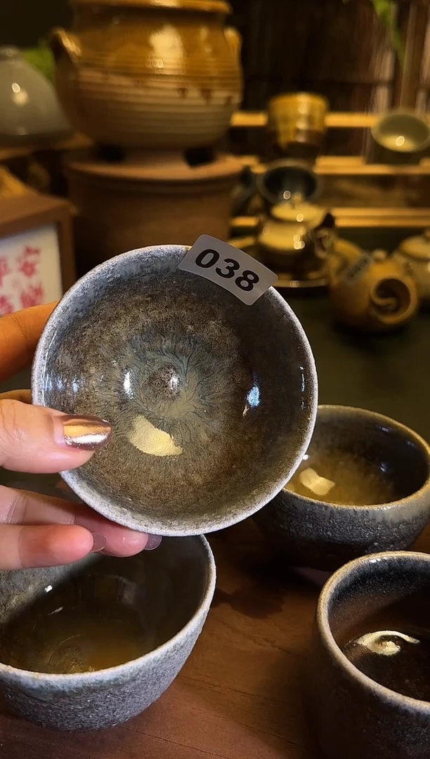 云南建水紫陶。古法柴烧