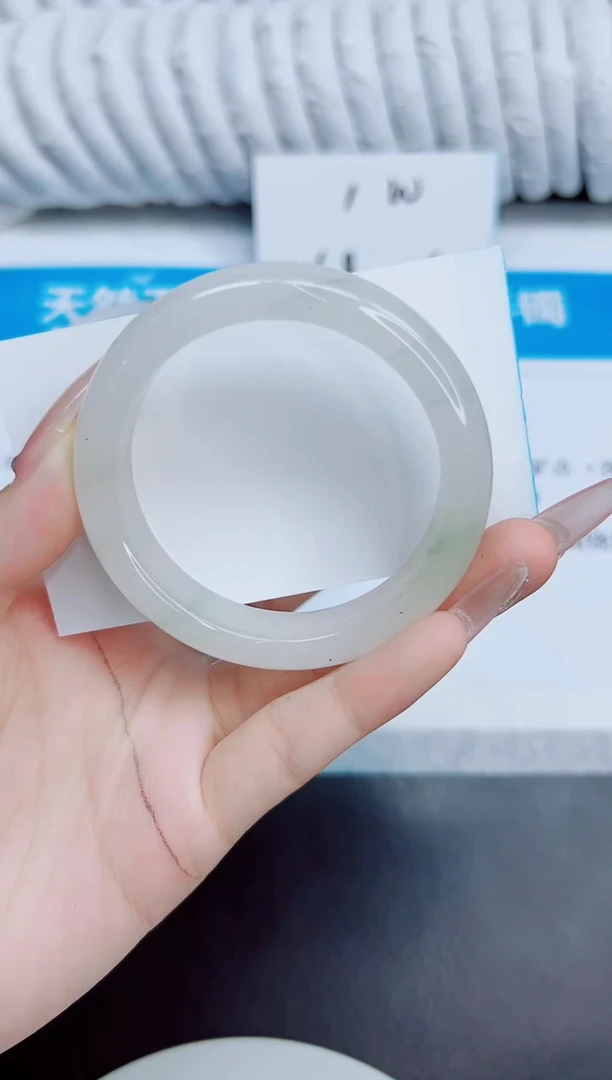 未镶嵌手镯石英质玉127/52