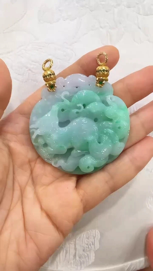 翡翠未镶嵌颈饰国风